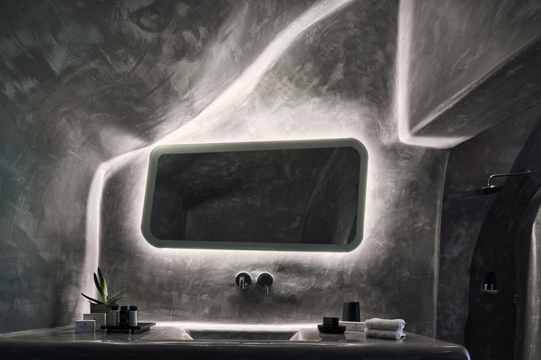 alissaris caves junior 1